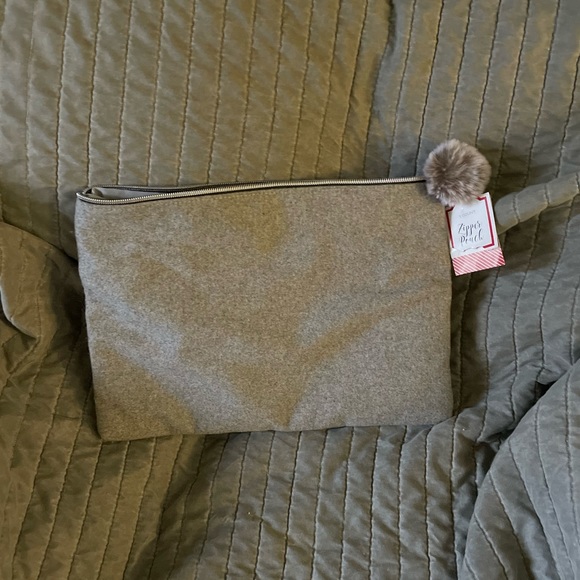 Zipper Pouch - Picture 2 of 11